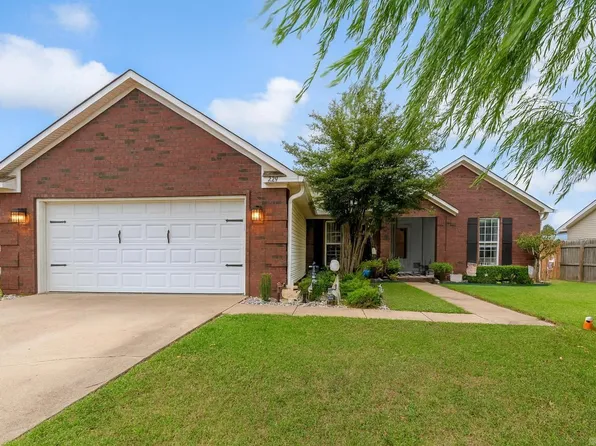 229 N Oak St, Brookland, AR 72417