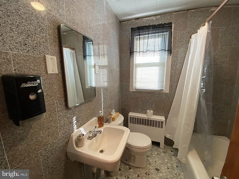 13 N East Blvd #2 — Photo 10