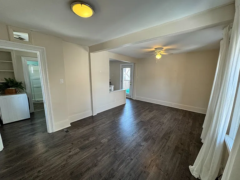 82 Owen St — Photo 7
