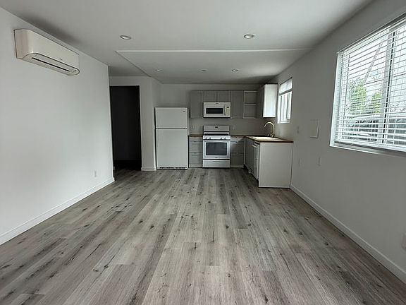 3rd image of 5806 Camerford Ave APT 2