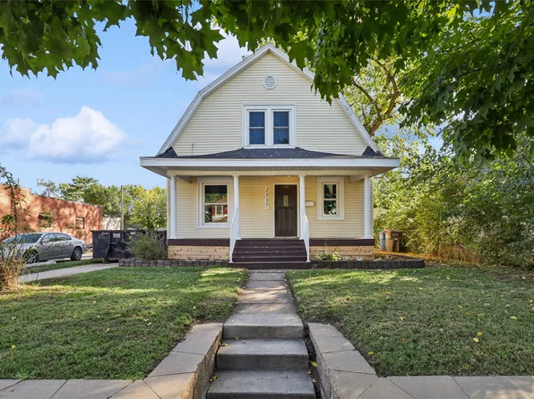 2537 E Walnut St, Des Moines, IA 50317