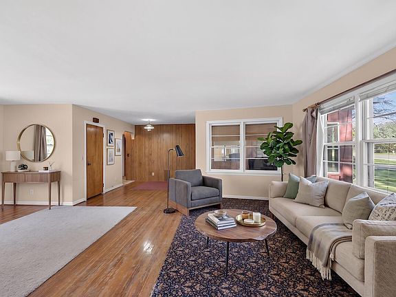 3rd image of 6509 Durand AVENUE