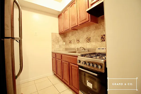 Rented by Grand & Co. | media 3