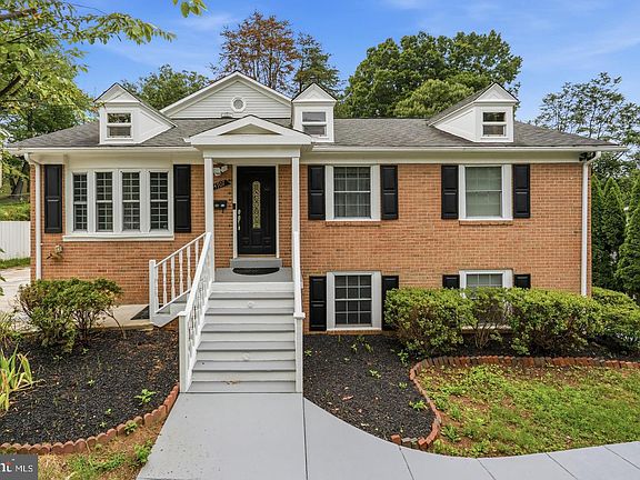 2nd image of 14707 Dunbar Ln