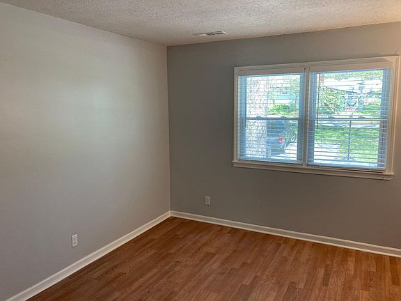 3rd image of 405 Evergreen St #D