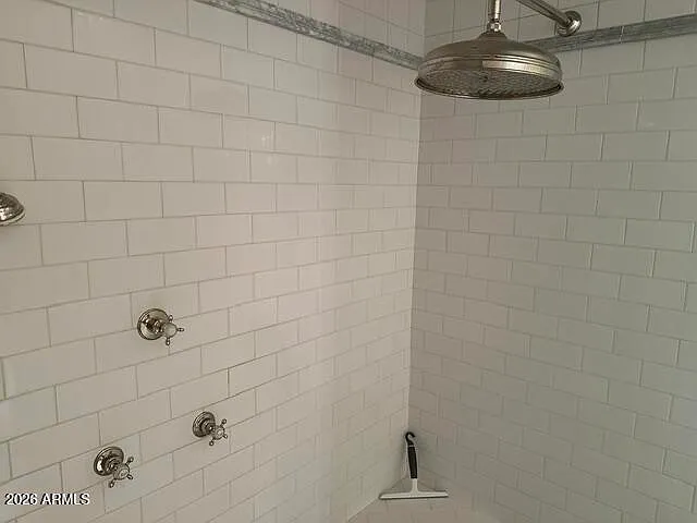 2201 E Grapevine Dr — Photo 13