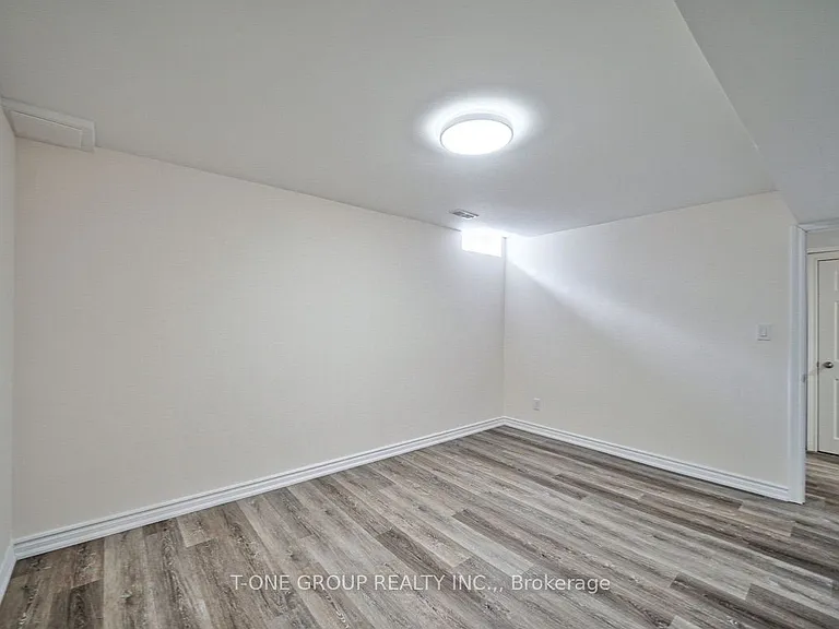 5 Hammersly Blvd #BASEMENT — Photo 9