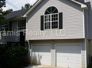 2925 Stonebridge Creek Dr, Lithonia, GA 30058