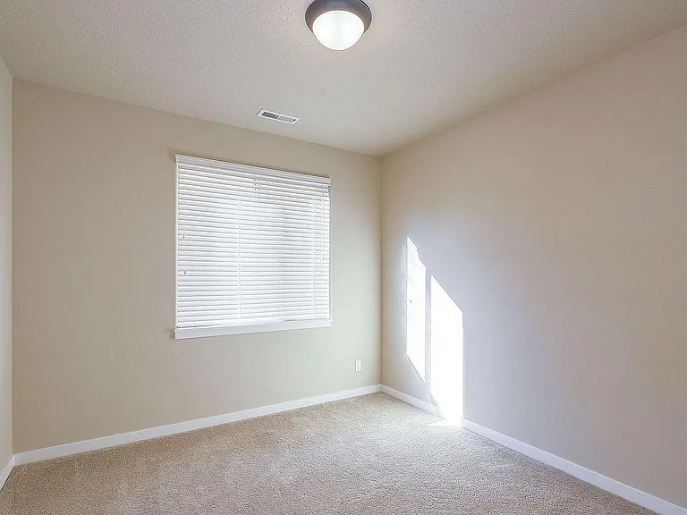 6387 NE Meadowgate Ct — Photo 12
