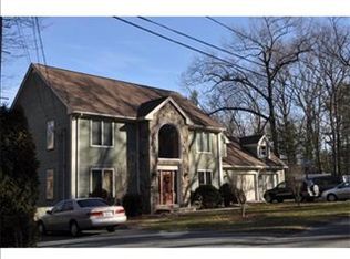 28 Hume Rd, Bedford, MA 01730