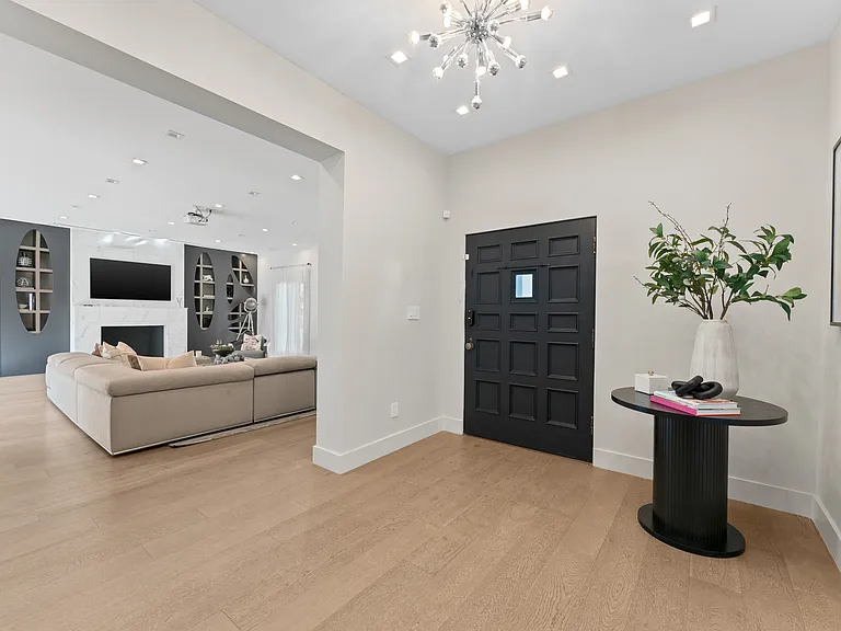 1173 Rodeo Dr — Photo 6