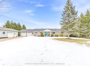 56 Robertson Dr, Whitewater Region, ON K0J 1C0