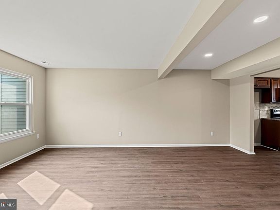 4th image of 144 Calderwood Ln