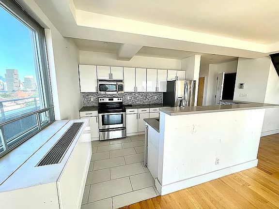 3rd image of 308 Eckford St APT 7B