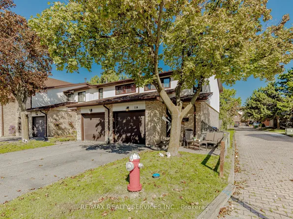 114 Foster Cres #114, Brampton, ON L6V 3M8
