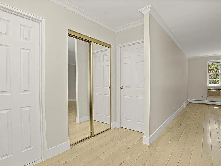 3 Consulate Dr #4F — Photo 15