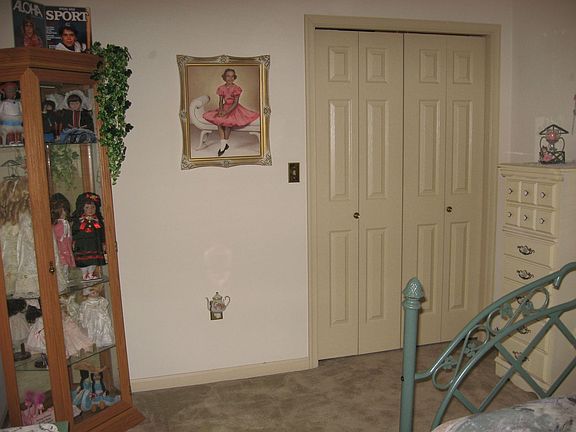 3rd bedroom - upstairs