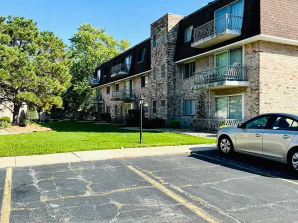 3237 S Manor Dr APT 212, Lansing, IL 60438