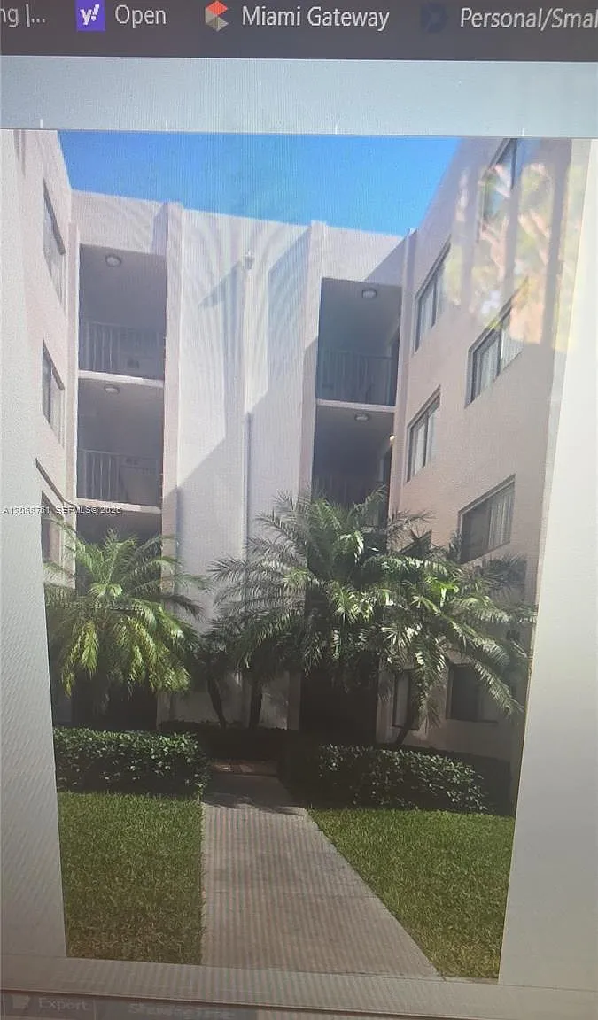 Horizons West Condo #7 — Photo 1
