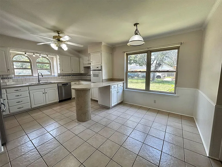6209 Gayle Dr — Photo 12