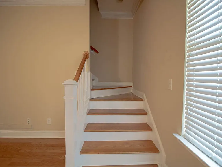 127 Ventura Pl — Photo 19