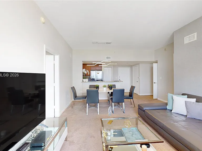 19501 W Country Club Dr #Penthouse 10 — Photo 1
