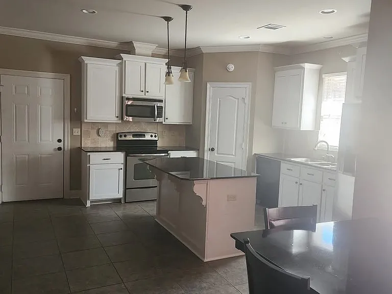 109 Canton Ct — Photo 8