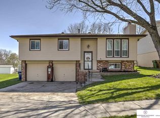 2403 Arlington Pl, Bellevue, NE 68123