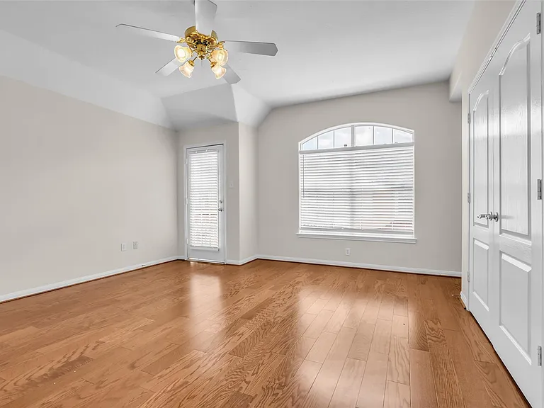 2123 Stacy Knl — Photo 22