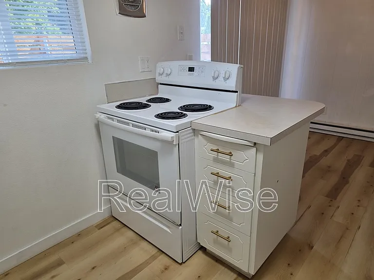 1101 NE Minnehaha St #A — Photo 6