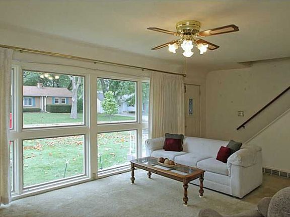 3rd image of 518 31st St SE