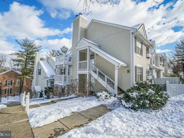 2917 S Woodley St APT B, Arlington, VA 22206