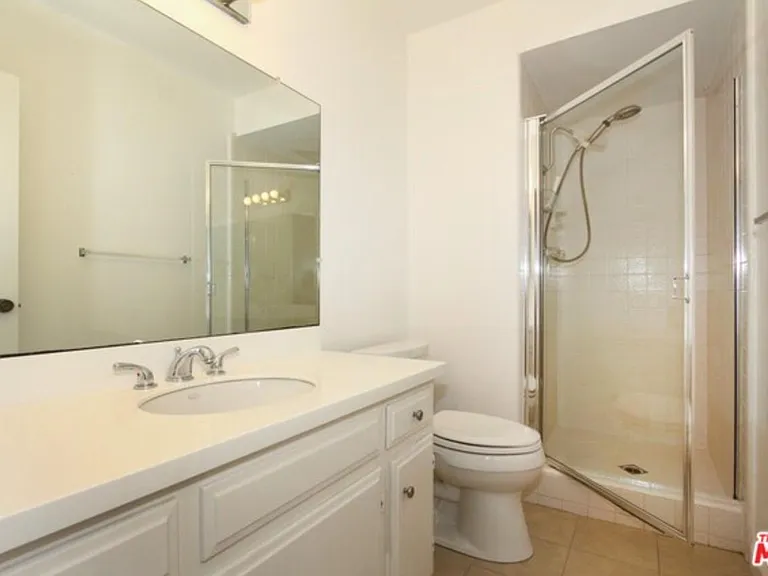 1262 S Barrington Ave #203 — Photo 20