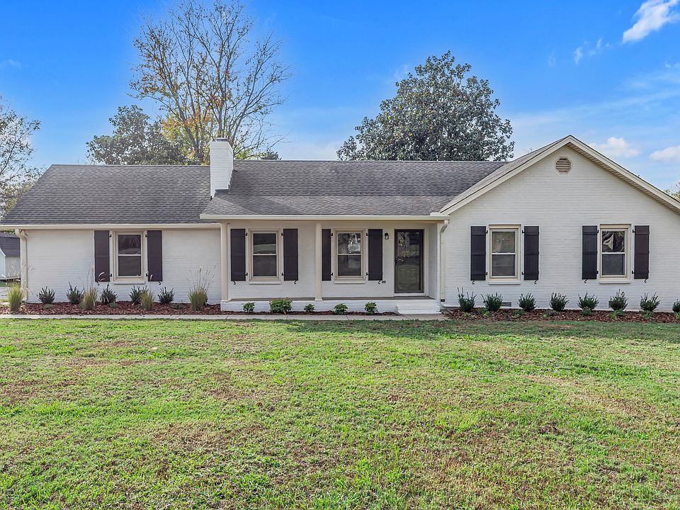 1st image of 2901 Bridle Dr