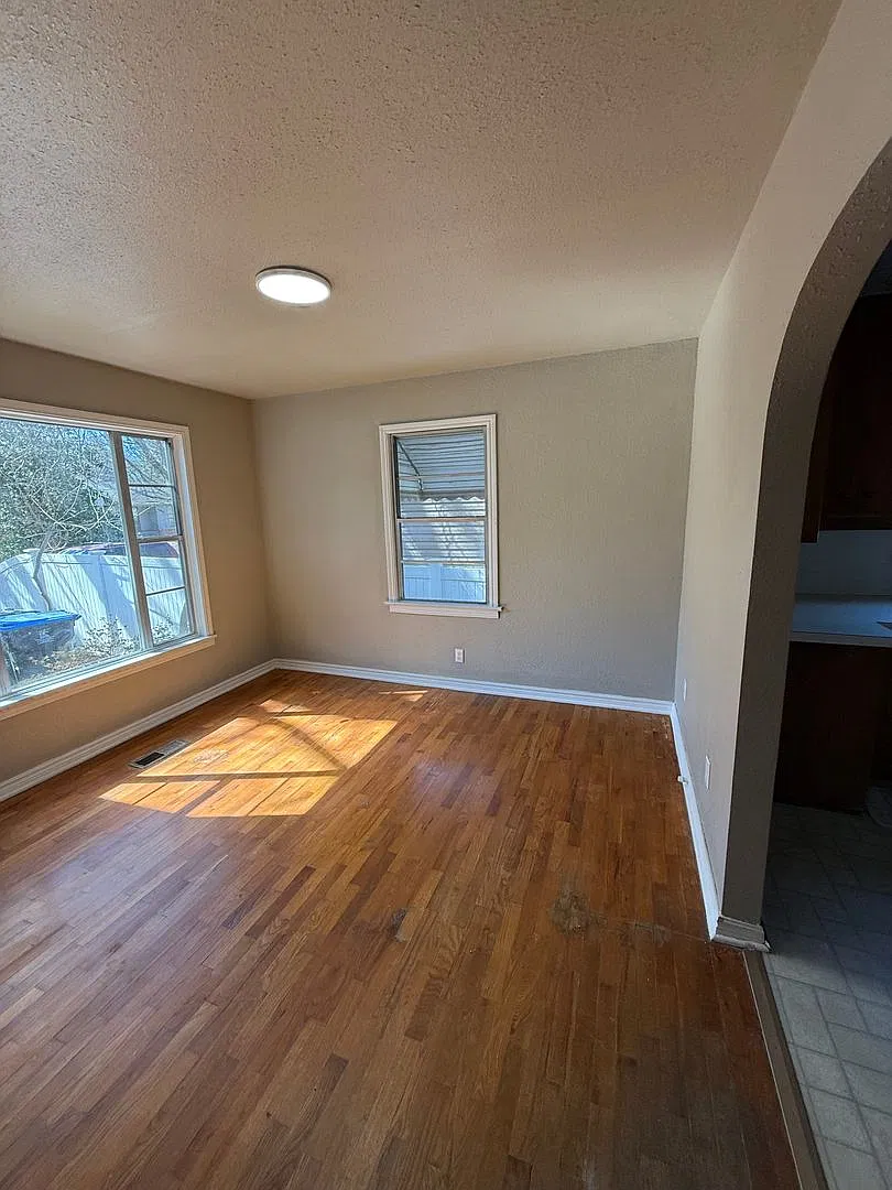 2623 S. M Street — Photo 3