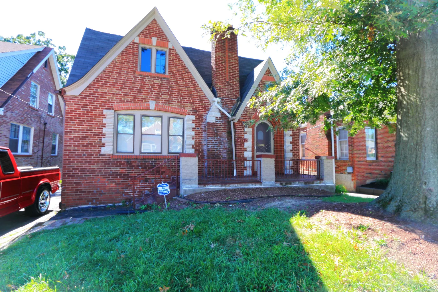 4322 Oakridge Blvd photo 1