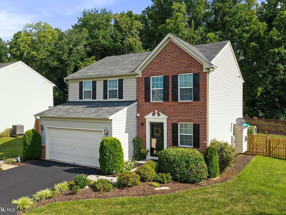 1st image of 527 Maddex Farm Dr