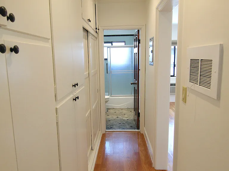 632 N Sweetzer Ave #8 — Photo 6