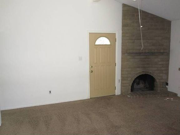 2nd image of 1326 Oak Terrace Ct APT 4