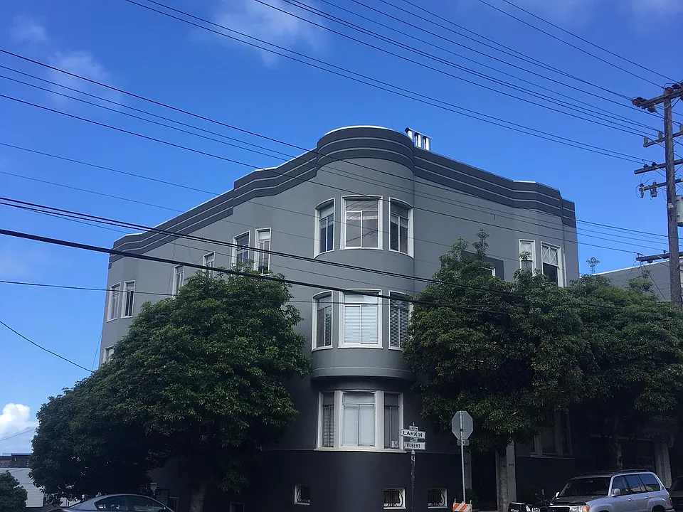 2405 Larkin St