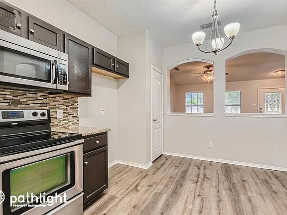 5th image of 757 Raven Dr