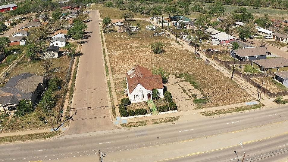 2nd image of 820 Martin Luther King Blvd