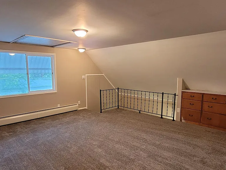 922 Governor St — Photo 14