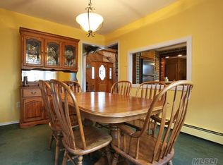 763 Carlton Rd, West Babylon, NY 11704