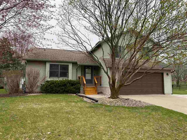 33 Chad Ct, Coralville, IA 52241