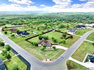 616 Double Gate Rd, Castroville, TX 78009