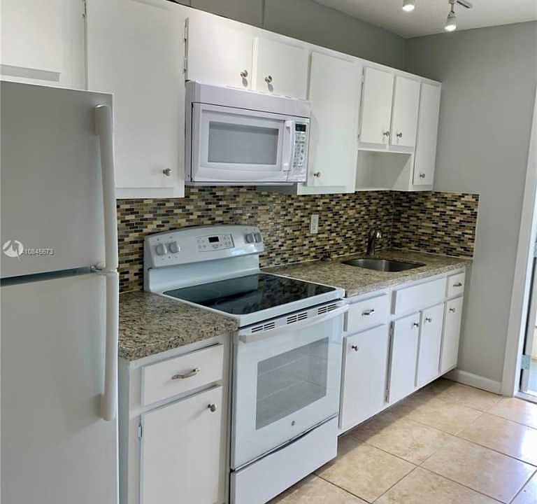 1st image of 604 NE 29th Dr #G