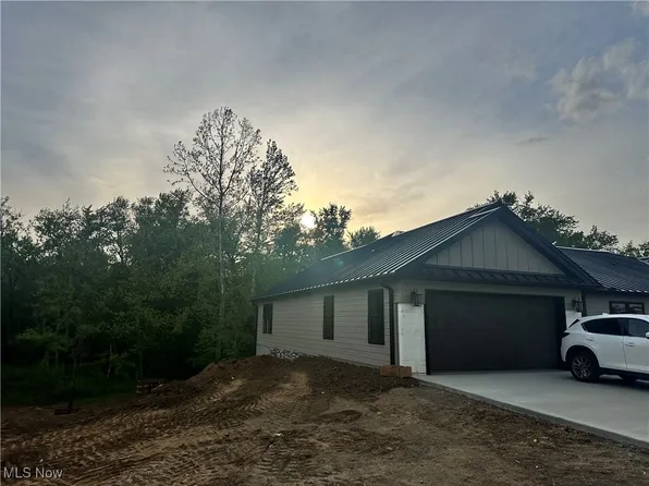 1020 Willow Dr, Millersburg, OH 44654