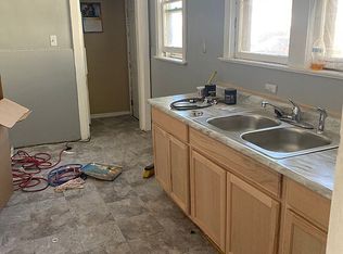 829 Wayside Rd, Cleveland, OH 44110