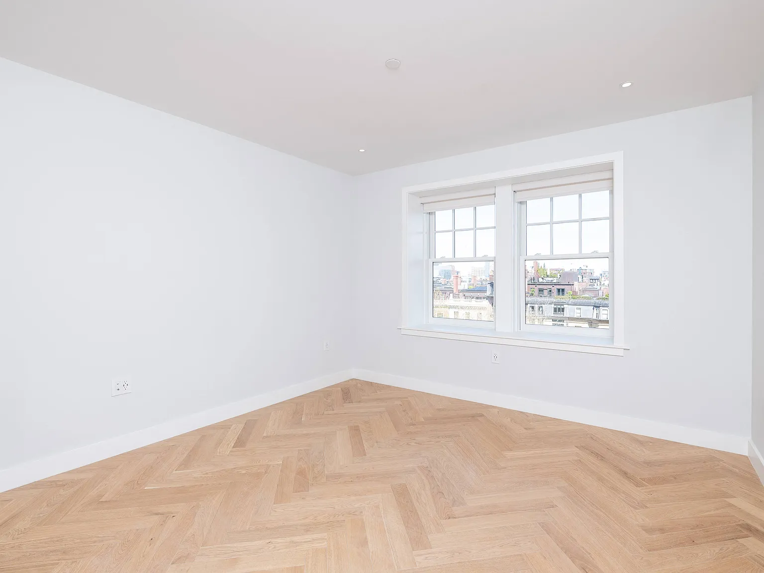 12 Commonwealth — Photo 3